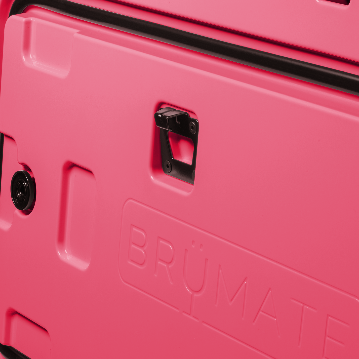 brutank-u9 brutank-55qt-neonpink-bottle-opener.png