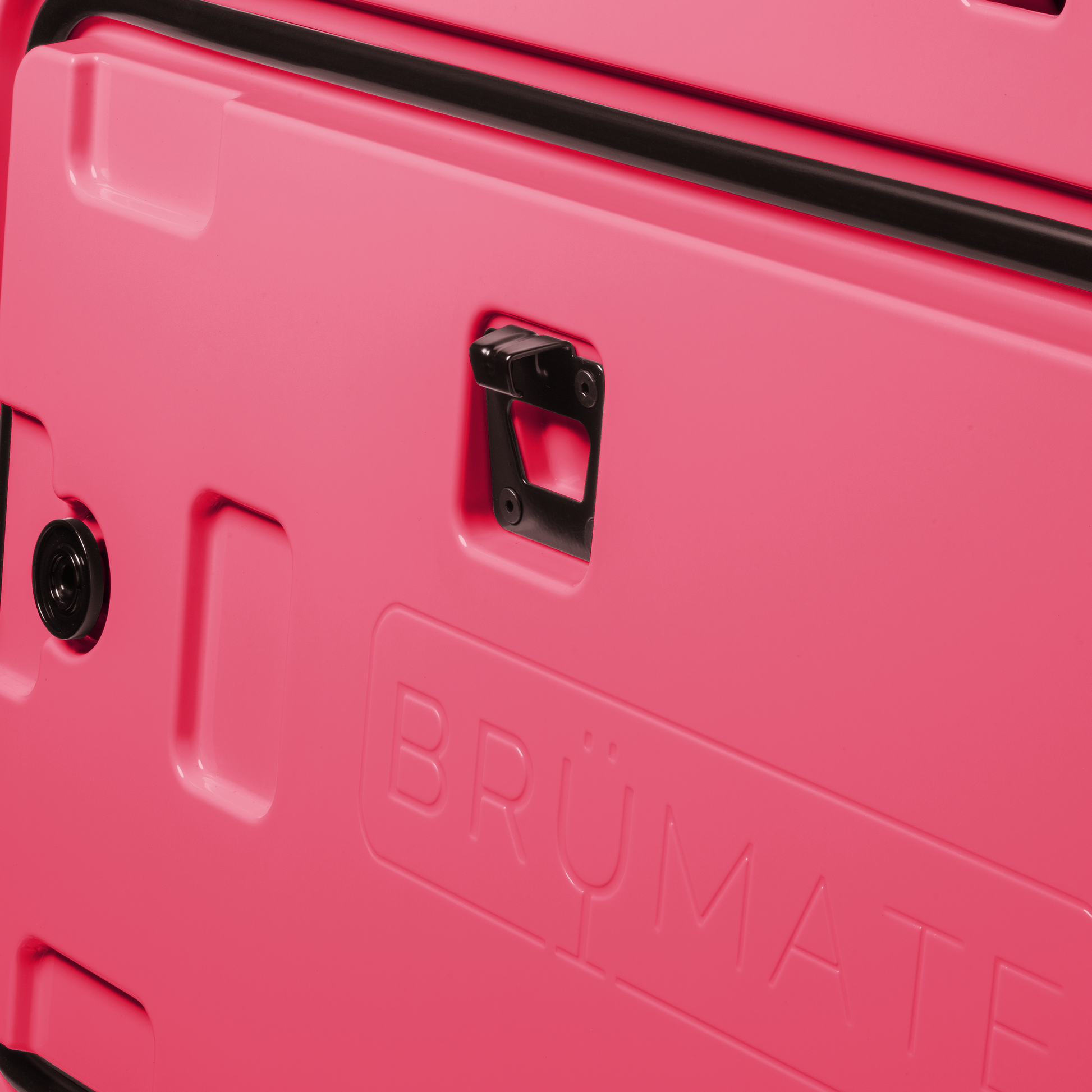 brutank-u9 brutank-55qt-neonpink-bottle-opener.png