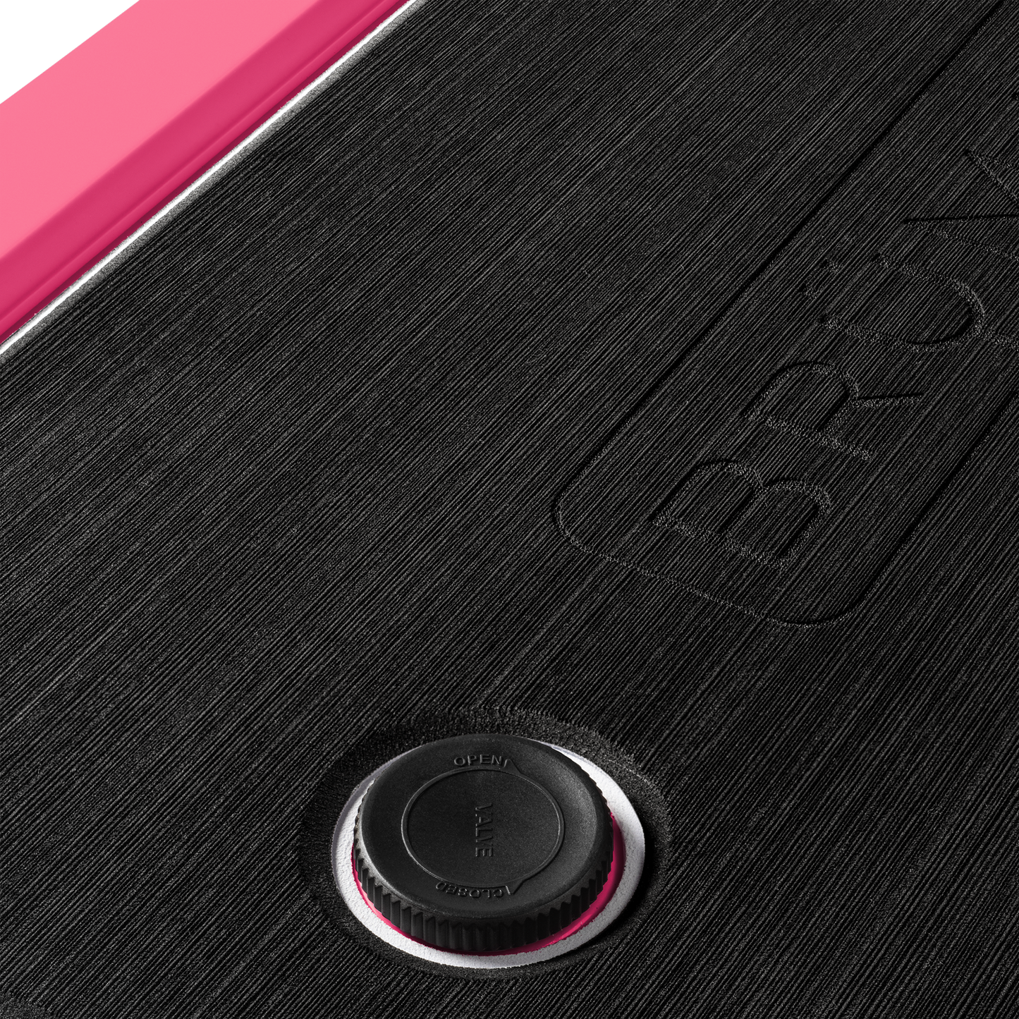 brutank-u9 brutank-55qt-neonpink-vent.png