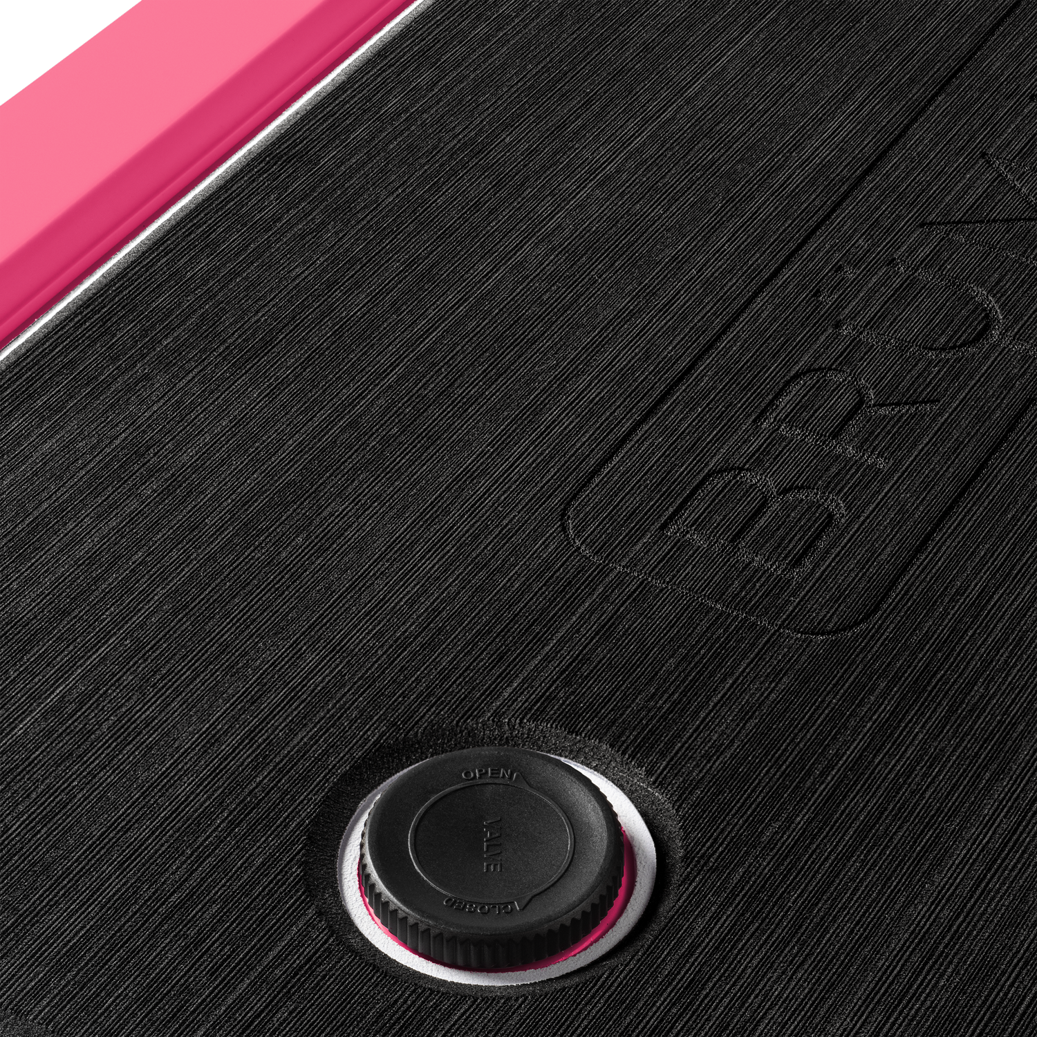 brutank-u9 brutank-55qt-neonpink-vent.png